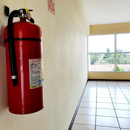 Apartament San Benito Flats Wifi 50Mg - 4 Huespedes - Parqueos San Salvador Zewnętrze zdjęcie